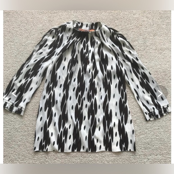 Tory Burch Tops - Tory Burch Animal Print Blouse Size 10